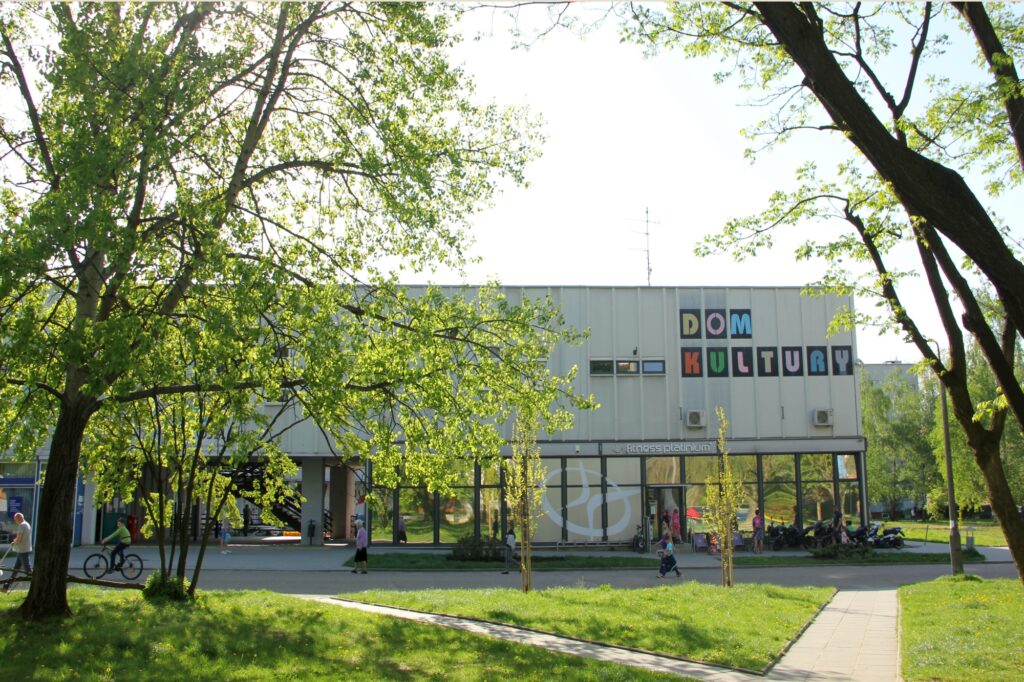 Budynek Domu Kultury SM „Nowy Bieżanów” przy ul. Aleksandry 11