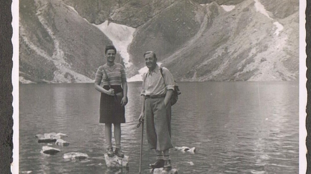 Stanisław Proń z żoną Jadwigą nad Morskim Okiem w Tatrach, lata 50. XX w.